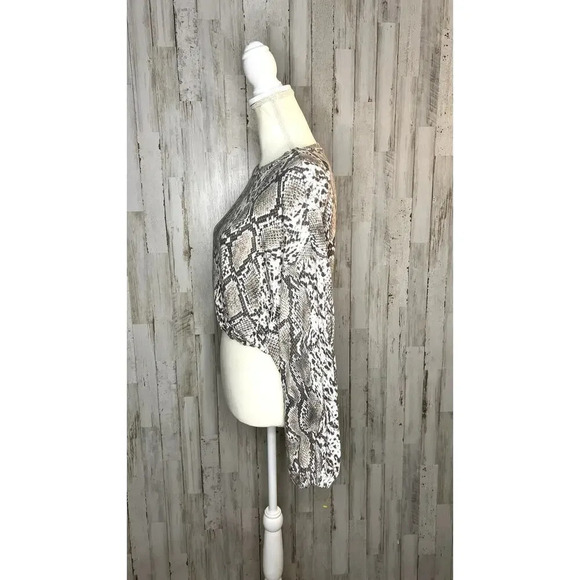 Altar'd State Women's Size Small Snakeskin Long Sleeve Cropped Top Blouse - Picture 5 of 6
